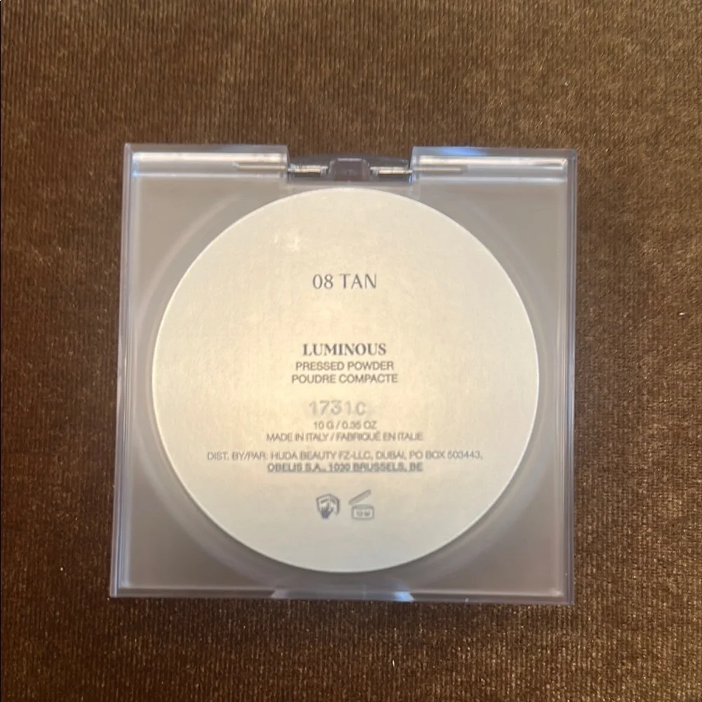 NIB•GloWish by Huda Beauty Luminous Pressed Powder Tan 08
